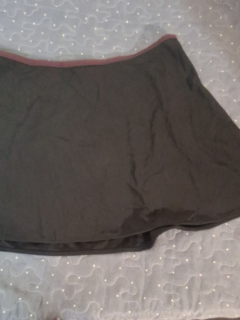 Calvin Klien Swimwear Classic Black Women’s Skirt with Subtle Maroon Trim size l